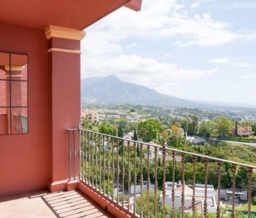 2 bedroom luxury Flat for rent in Benahavís, Spain - Photo 3