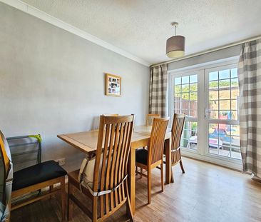 Waters Drive, Staines-upon-Thames, Surrey, TW18 4RP - Photo 3
