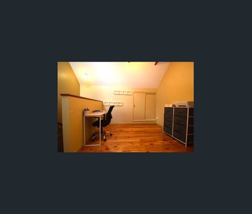 Eastside Character - Photo 5