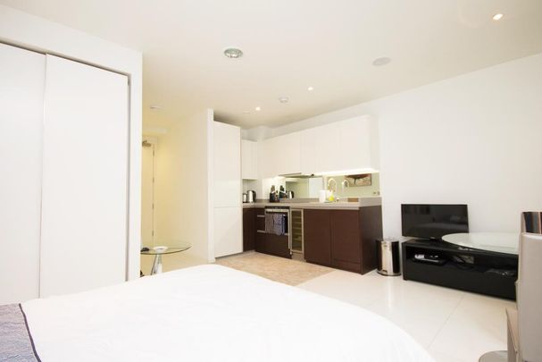 Studio to rent - Photo 1