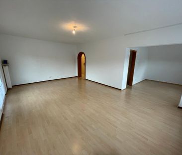 2.5 Raum-Wohnung mit Einbauküche und Balkon - Photo 1