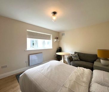 Larkspur, Newcastle, Co. Dublin - Photo 6