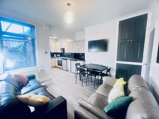 5 bedroom terraced house to rent - Photo 1