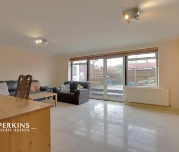 4 bedroom semi-detached house to rent - Photo 1