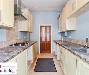 2 bedroom terraced house to rent - Photo 4