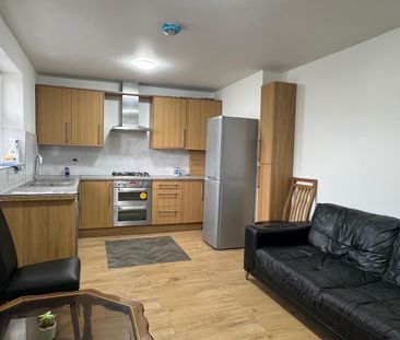 1 Bed Flat, St. Marys Road, IG1 - Photo 4