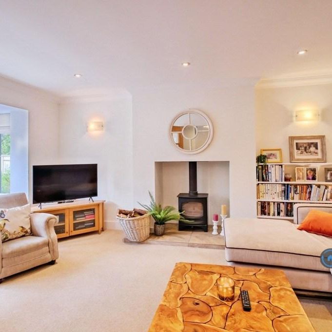 4 bedroom detached house to rent - Photo 1
