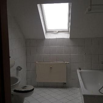 Schöne Wohnung in ruhiger Lage mit Balkon - Photo 1