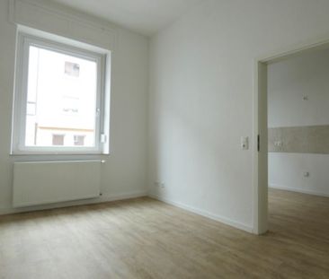 ** Modernisierte Wohnung mit großer Wohnküche in zentraler Lage von... - Photo 1