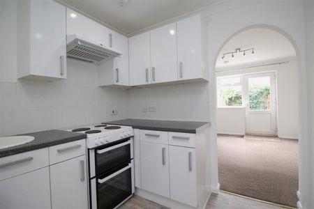 Whitacre, Parnwell, Peterborough - Photo 2
