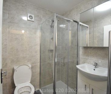 3 bedroom end of terrace house to rent - Photo 2