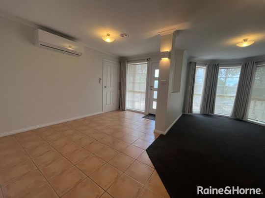 Great Central Location opposite parkland... - Photo 1