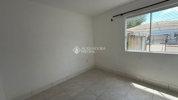 Casa com 3 quartos e 98m² para alugar em Carianos, Florianópolis. - Foto 1