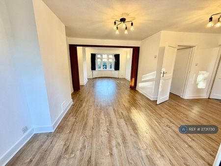 5 bedroom semi-detached house to rent - Photo 5