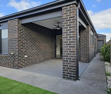 “Convenient Location, Close to all amenities !!!” - Photo 4