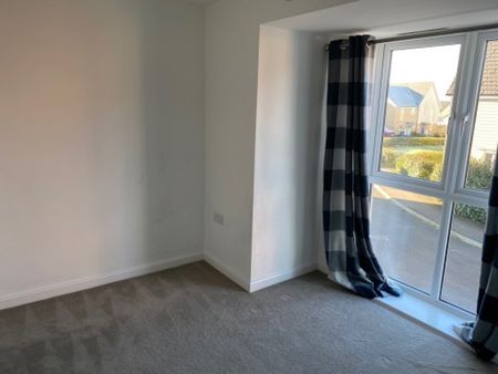 Spitfire Road, Upper Cambourne, Cambridge - Photo 4