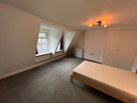 3 Bed Flat, Fulham Palace Road, W6 - Photo 5