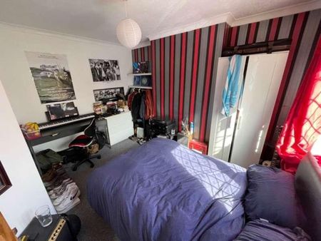 Charter Avenue, Coventry, CV4 - Photo 2