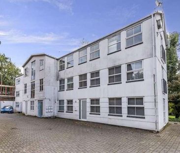 Wye River Studios, Buckinghamshire, HP11 - Photo 2