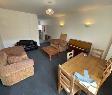 6 bedroom terraced house to rent - Photo 2