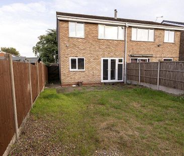 3 bedroom semi-detached house to rent - Photo 6