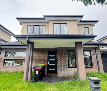 Stunning Home in Prime Clayton South Location - 4 Bedroom Family Ho... - Photo 1