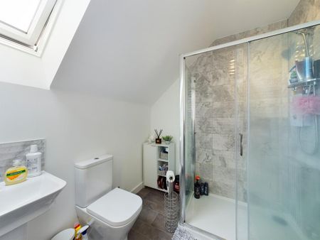 3 bedroom semi-detached house to rent - Photo 3