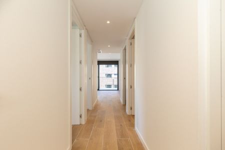 Piso de alquiler en Joan Miro, Finestrelles - Photo 3