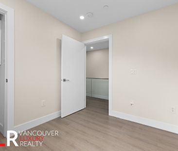 Duplex in Vancouver East Side, BC - Photo 5