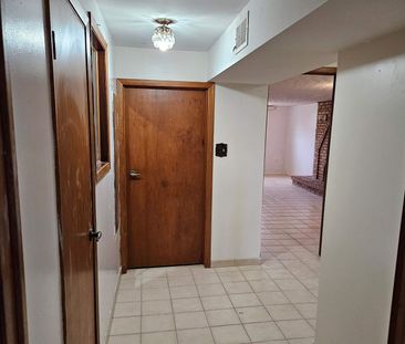For Lease - 115 Deerhurst Road Unit# Bsmt, Hamilton, Ontario - Photo 5