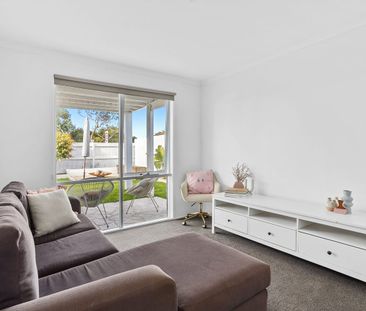 Luxury living with a view! - Photo 1