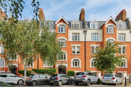 Conveniently located on this sought after road in Maida Vale is this beautifully presented two bedroom lateral apartment in a Mansion block. - Photo 4
