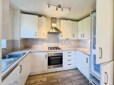 2 bedroom flat to rent - Photo 4