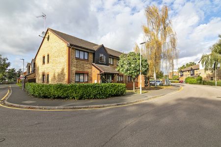 1 Bed Flat, Waterside Close, IG11 - Photo 5