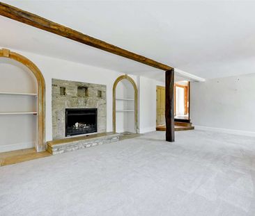 Charming Farmhouse located in the heart of Ascott-under-Wychwood - Photo 4