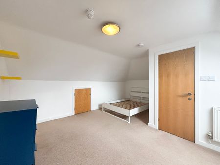 2 bed flat to rent in The Blundells, Goodway House The Blundells, CV8 - Photo 3