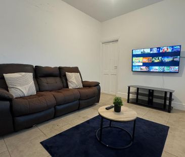 4 bedroom terraced house to rent - Photo 1