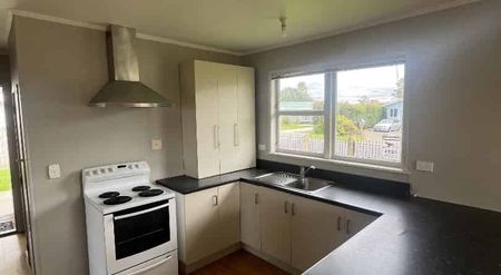 Renovated Home Near Whitianga Sports Grounds - Photo 3