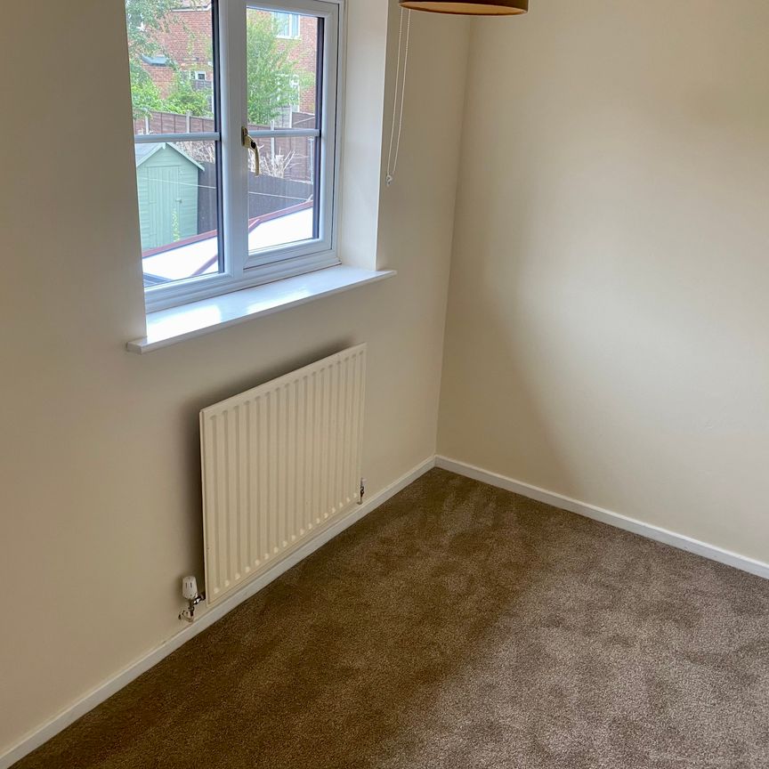 3 bedroom house to rent Kestrel Rise, Wolverhampton, WV6 - Photo 1