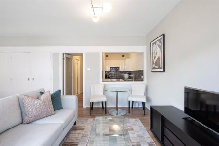 Studio to rent - Photo 2