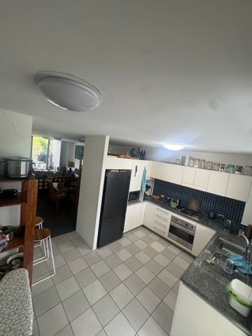 Newington - Photo 5