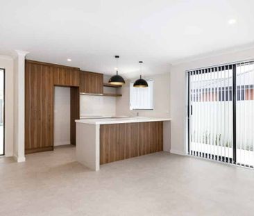 Gorgeous Brand New Home - Photo 4