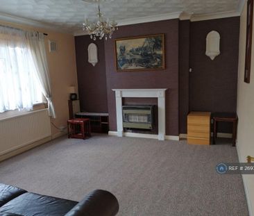 2 bedroom end of terrace house to rent - Photo 2
