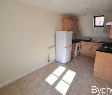 2 bedroom coach house to rent - Photo 4