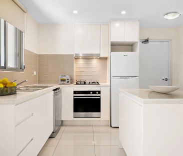 Low-Maintenance 2-Bedroom Unit - Photo 2
