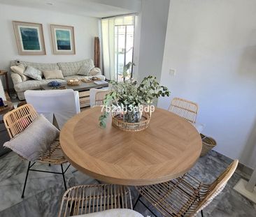 Townhouse in New Golden Mile - Photo 2