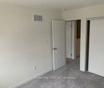 Property For Lease | X9056031 - Photo 2