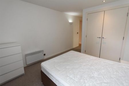 2 bedroom flat to rent - Photo 2
