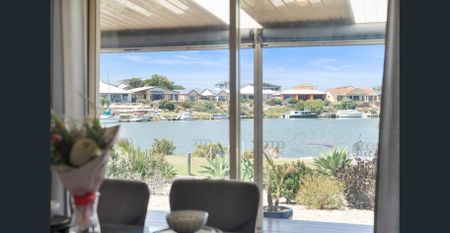 Stylish Island Living in a Peaceful Setting - Photo 3