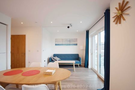 Price £1,950 pcm - Available 06/07/2026 - Furnished - Photo 3